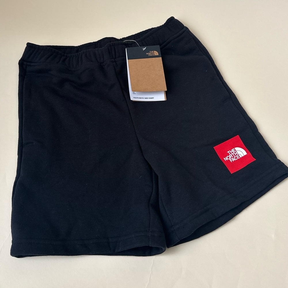 NWT The North Face Boy’s Never Stop Fleece Shorts size M